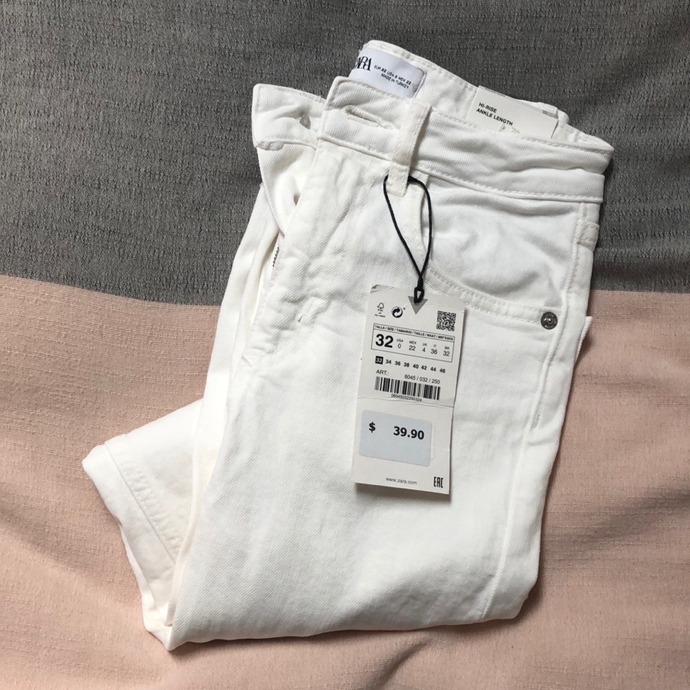 White high-rise slim ankle jeans